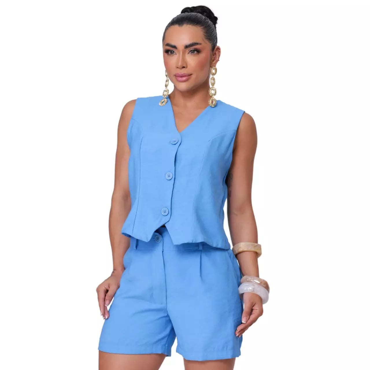 Conjunto Feminino Alfaiataria: Colete Acinturado e Short em Tecido Marrant | Kary Curadoria (Ref: CON-0016) detalhe